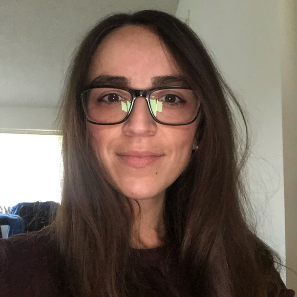 Meet your Posher, Daniella - Picture 1 of 1